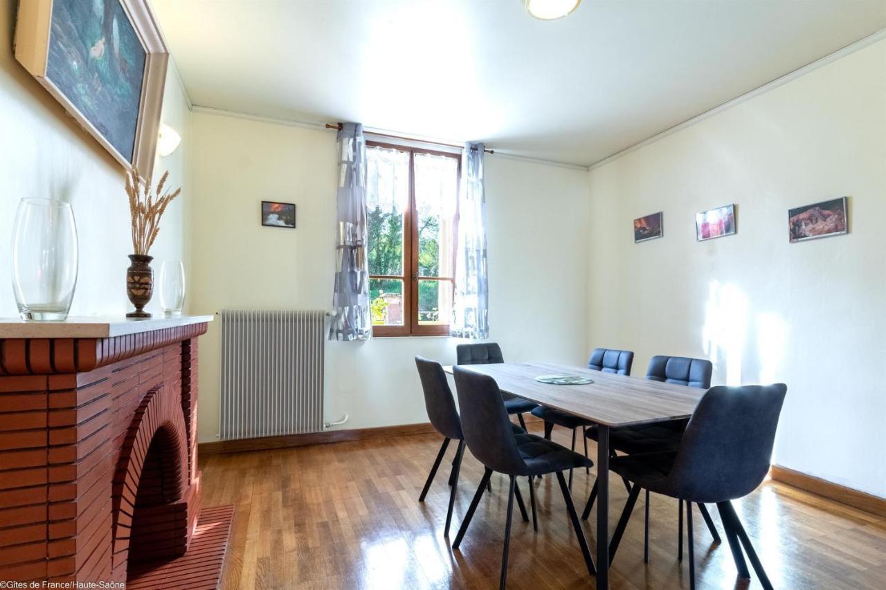 Les Hirondelles Villa Pesmes Kültér fotó