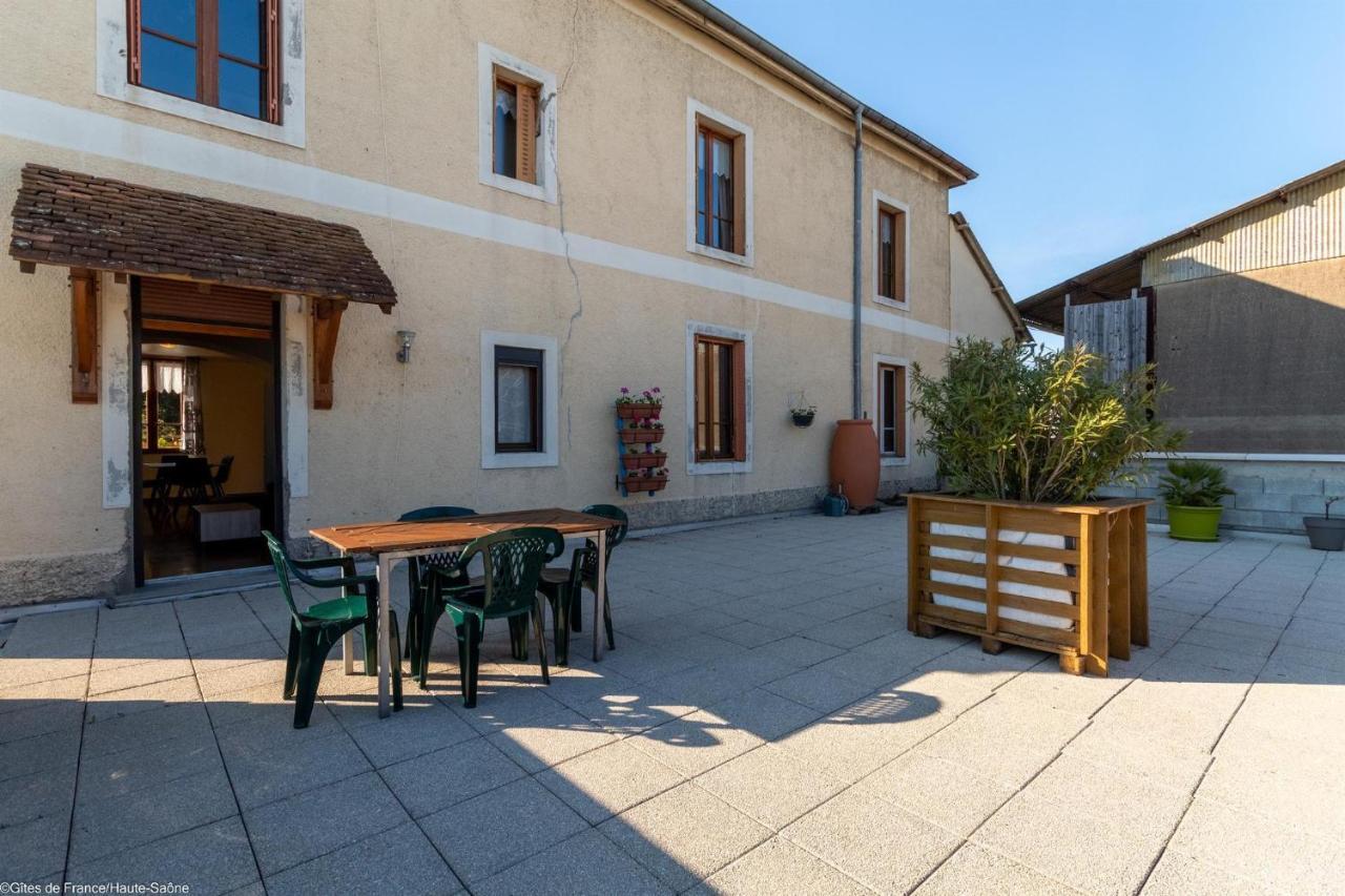 Les Hirondelles Villa Pesmes Kültér fotó